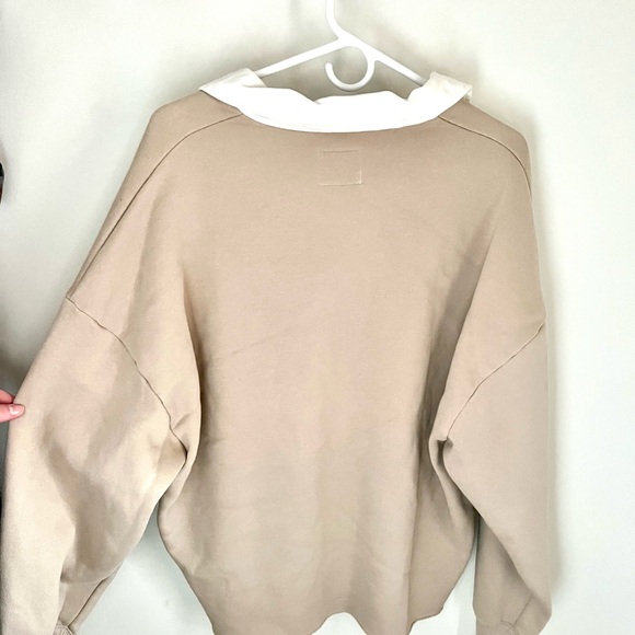 Abercrombie & Fitch Beige Crew Sweatshirt with White Collar - Picture 3 of 5